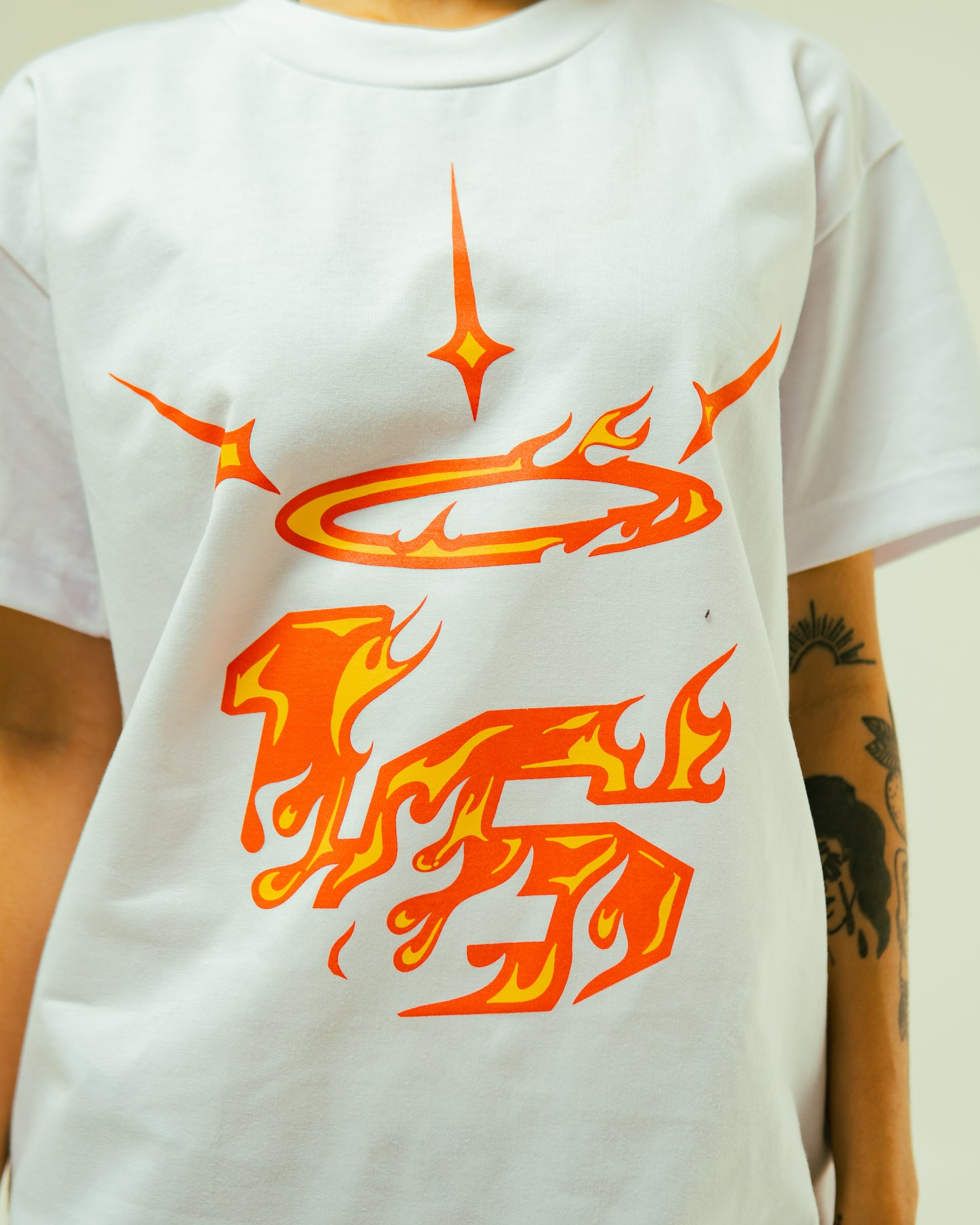 16 RED FLAME LOGO Tee in White